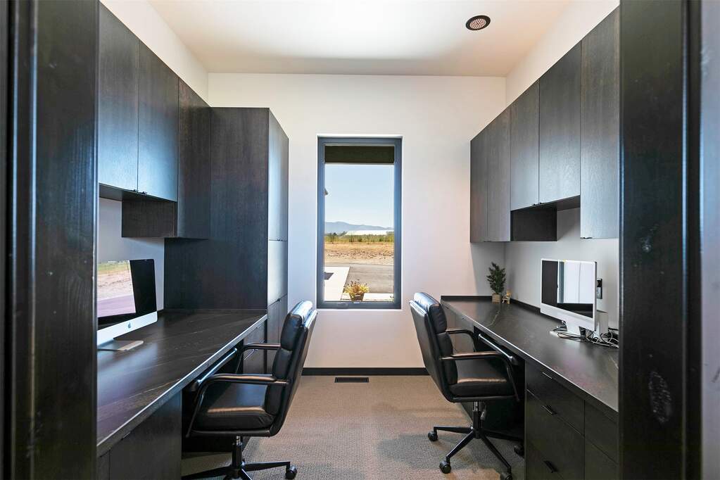 3 Bedroom Single Family Home/House's Image 33