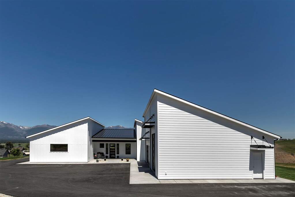3 Bedroom Single Family Home/House's Image 42