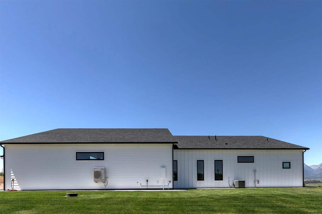 3 Bedroom Single Family Home/House's Image 45