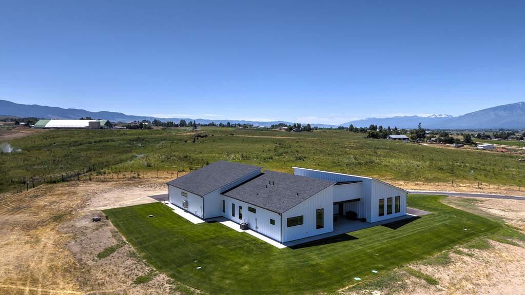 3 Bedroom Single Family Home/House's Image 53