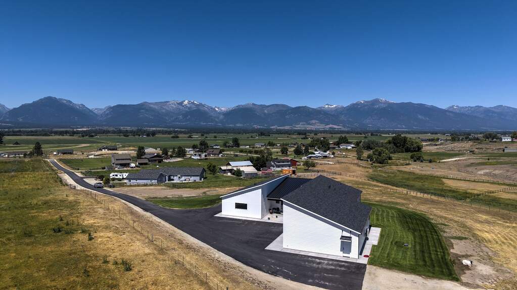 3 Bedroom Single Family Home/House's Image 57