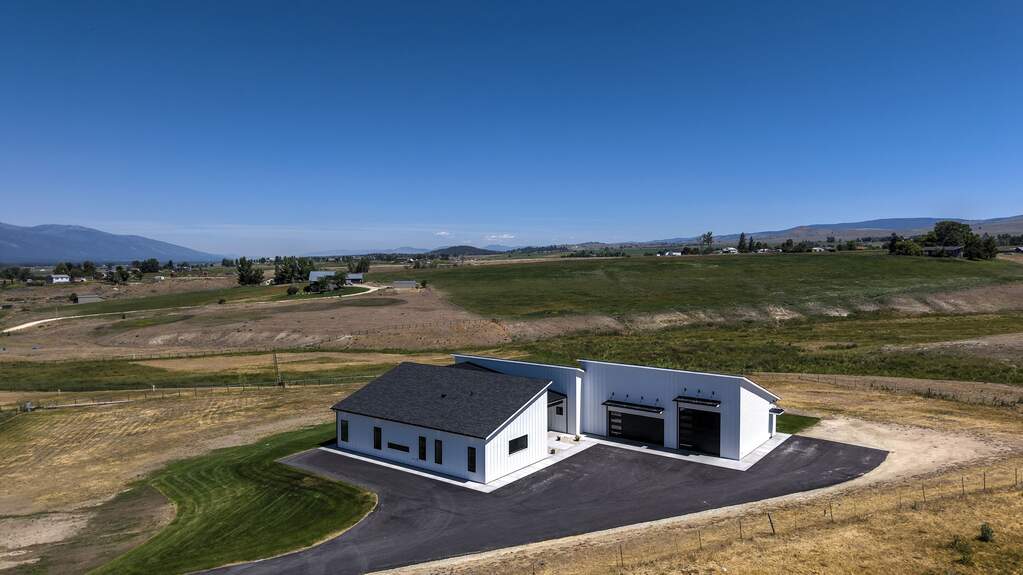3 Bedroom Single Family Home/House's Image 60