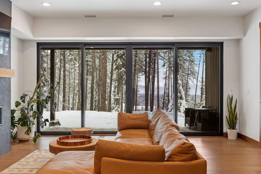 5 Bedroom Single Family Home/House's Image 17