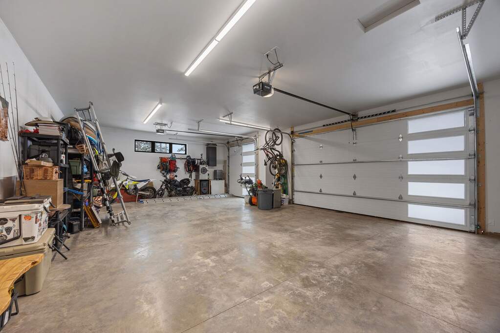 5 Bedroom Single Family Home/House's Image 22