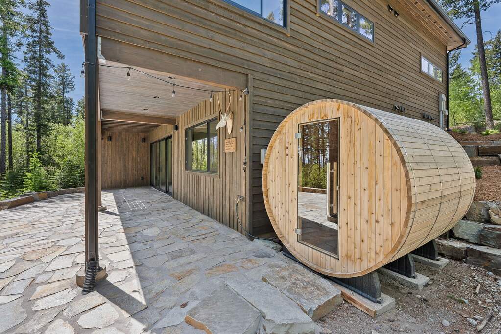 5 Bedroom Single Family Home/House's Image 26