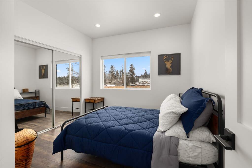 7 Bedroom Single Family Home/House's Image 34
