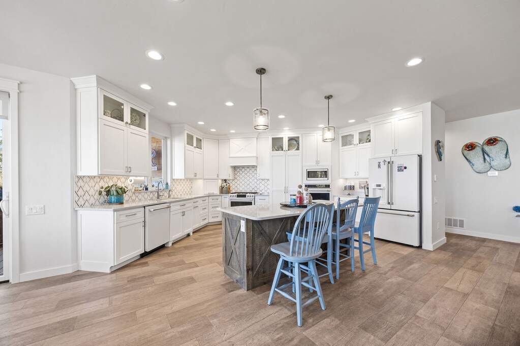 5 Bedroom Single Family Home/House's Image 11