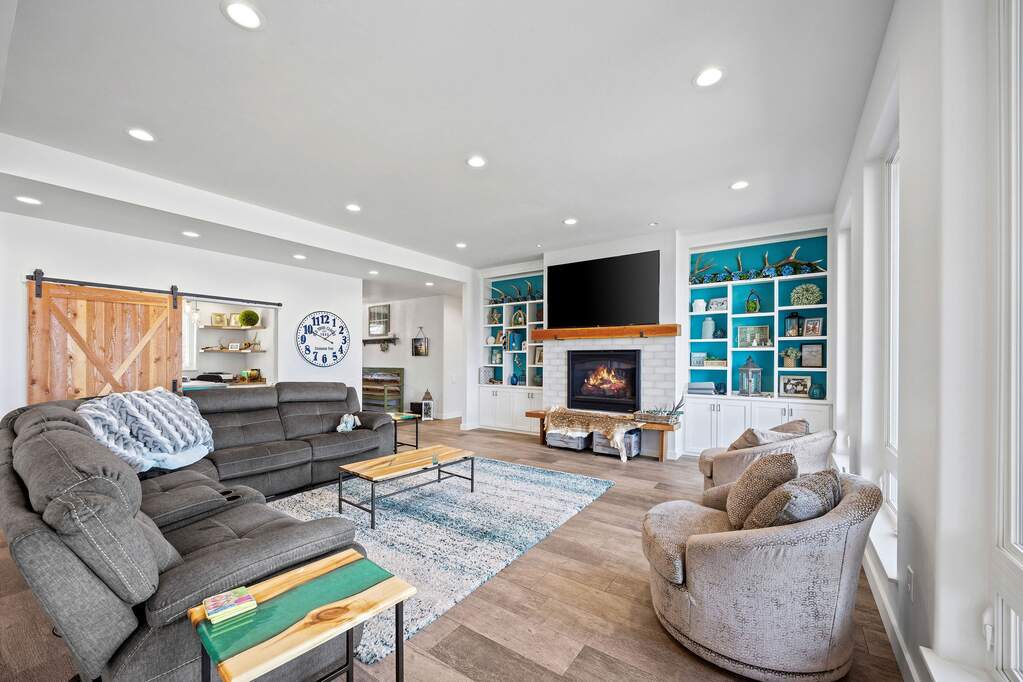 5 Bedroom Single Family Home/House's Image 13