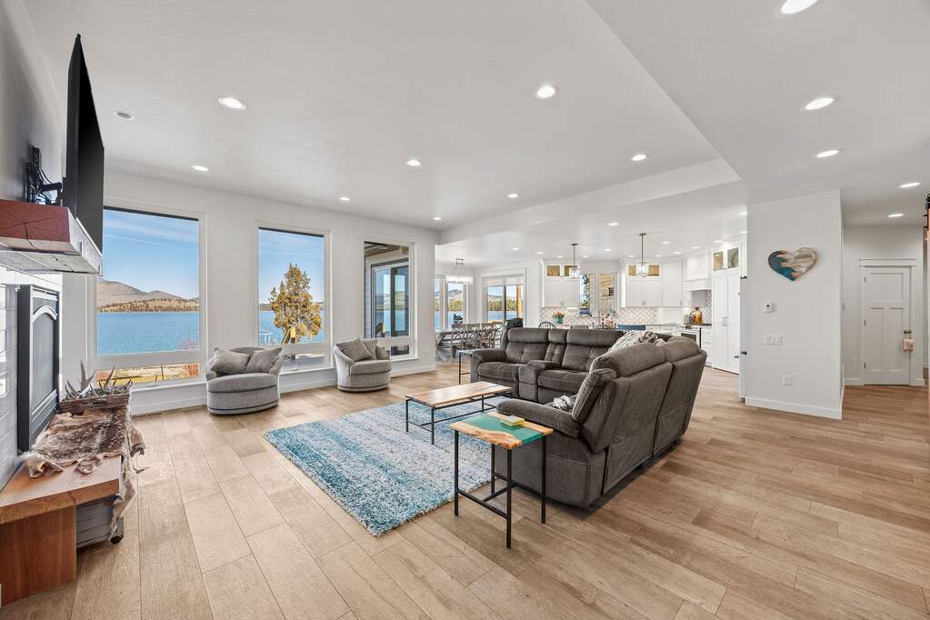 5 Bedroom Single Family Home/House's Image 14