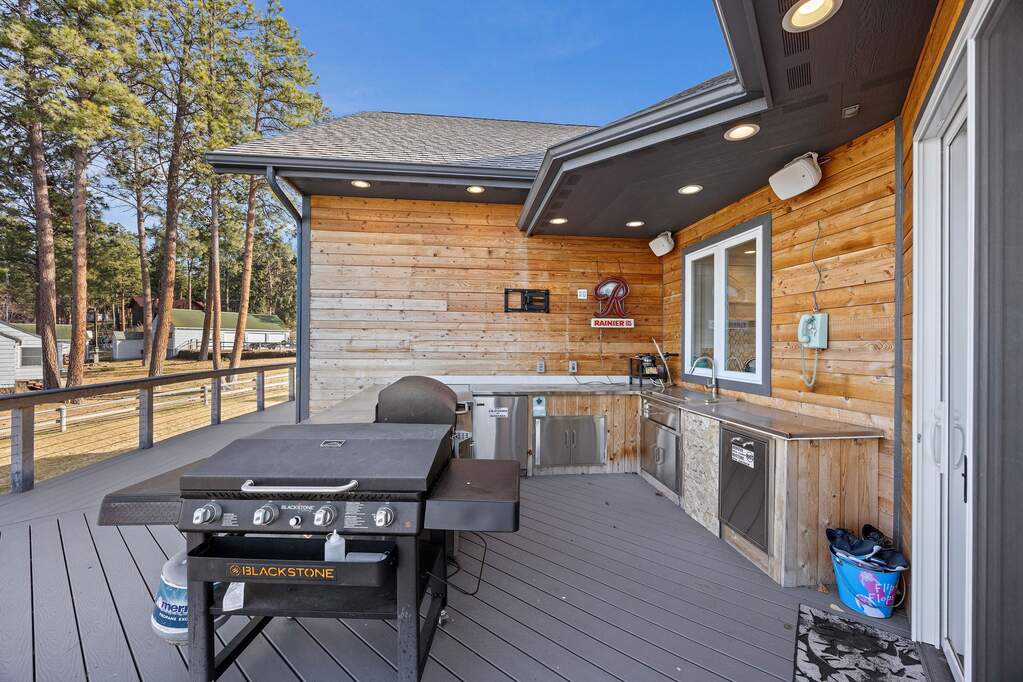 5 Bedroom Single Family Home/House's Image 43