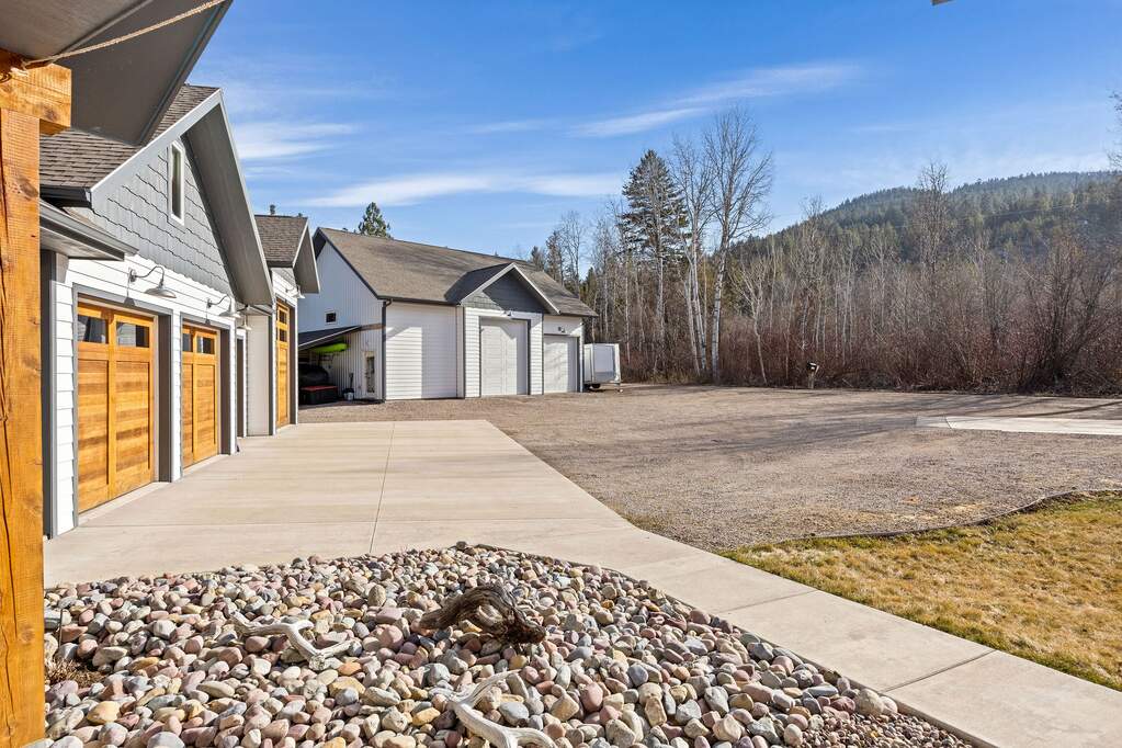 5 Bedroom Single Family Home/House's Image 48