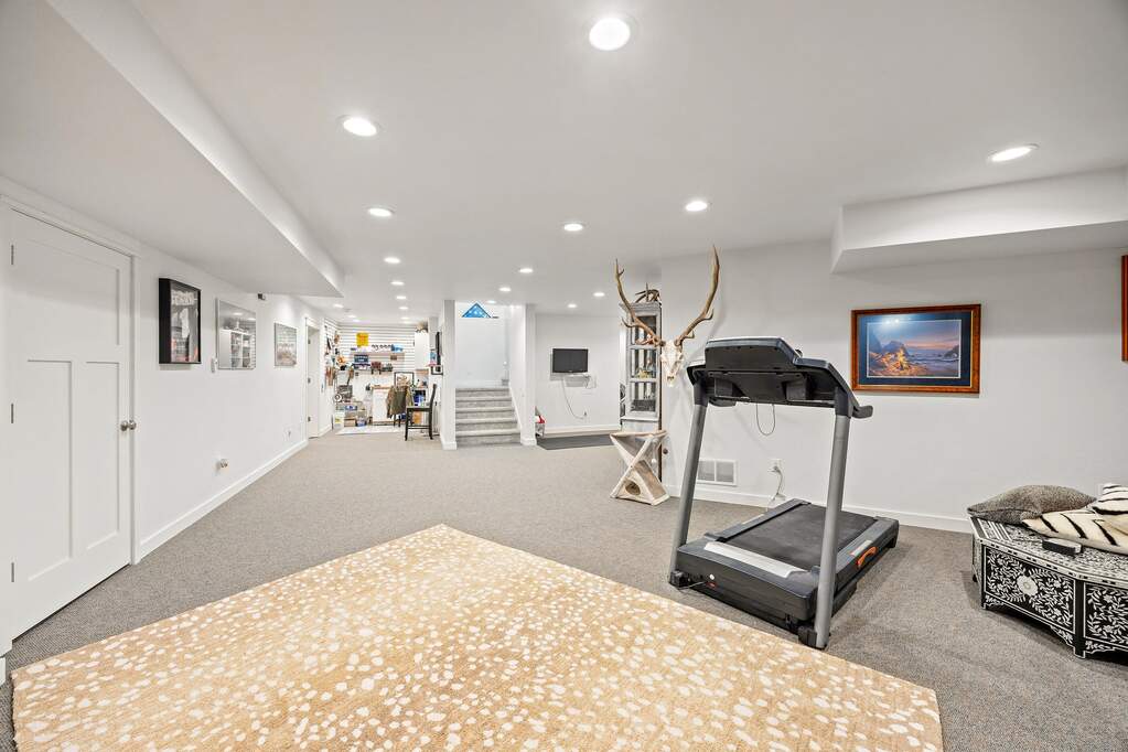 5 Bedroom Single Family Home/House's Image 57