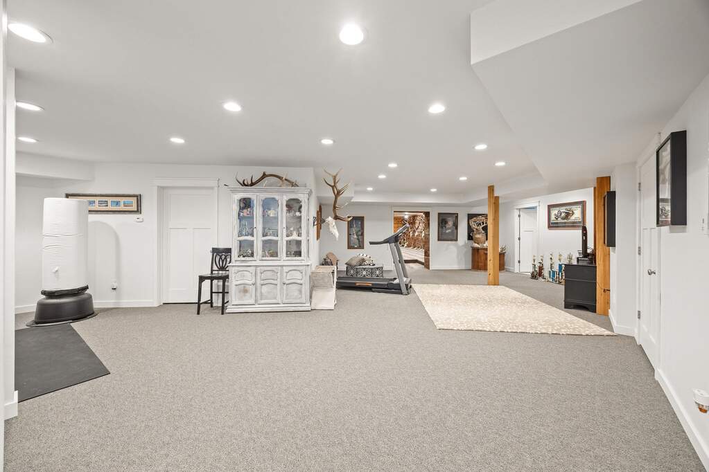 5 Bedroom Single Family Home/House's Image 60