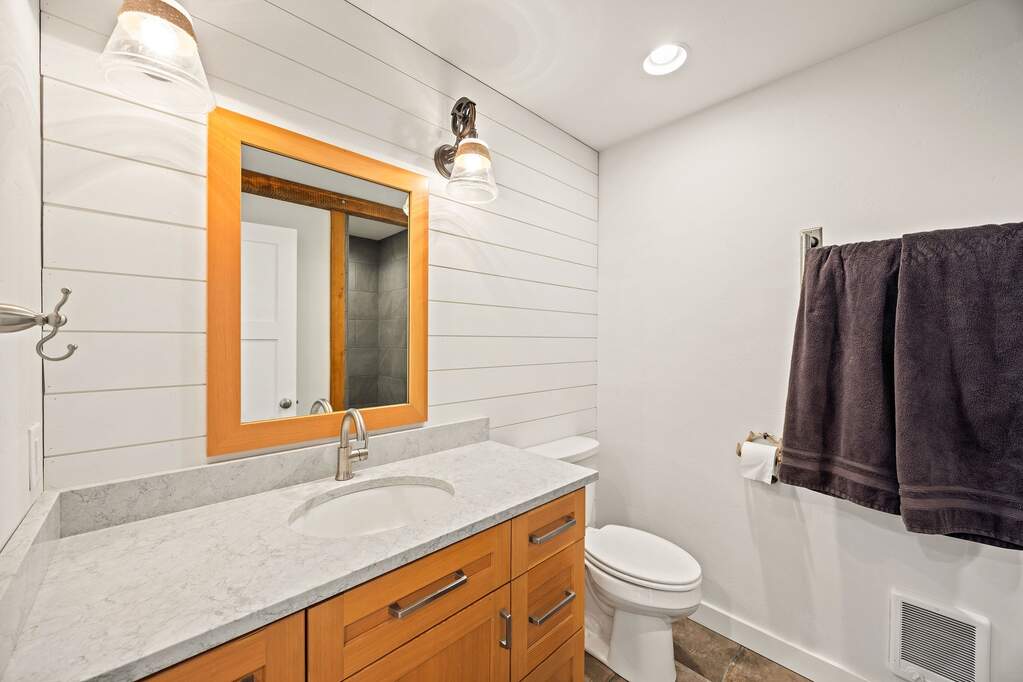5 Bedroom Single Family Home/House's Image 64