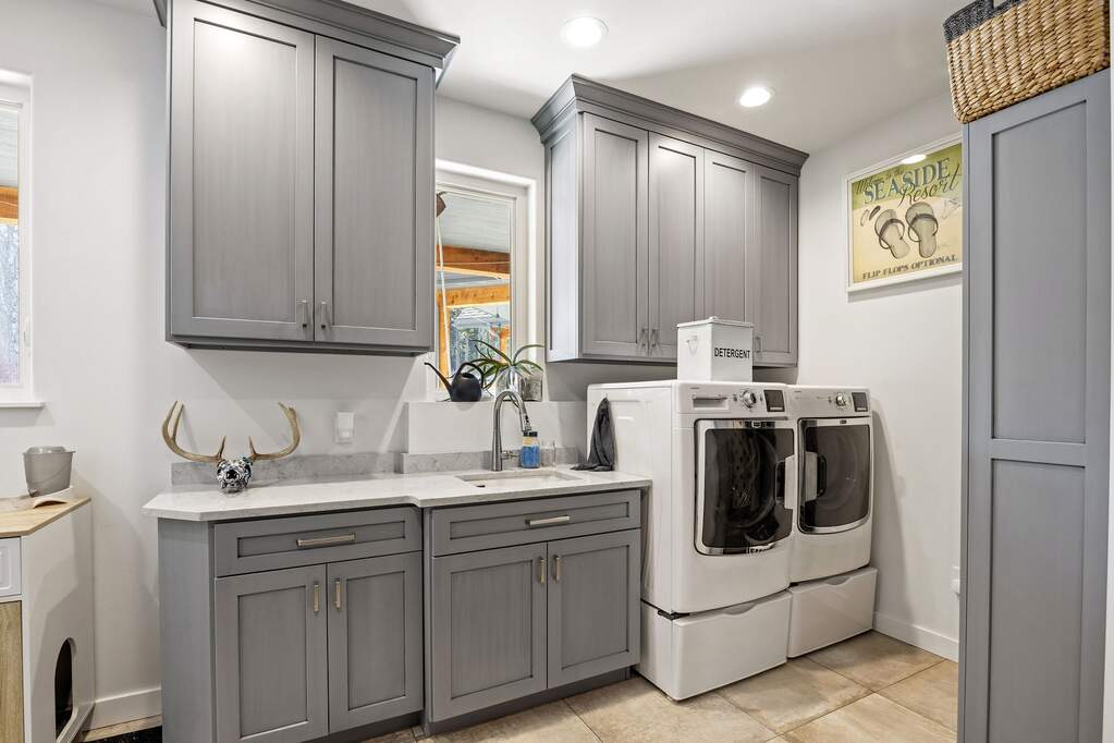 5 Bedroom Single Family Home/House's Image 73