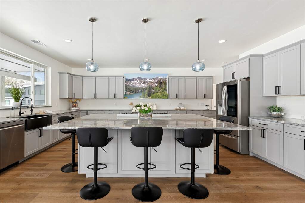 4 Bedroom Single Family Home/House's Image 9