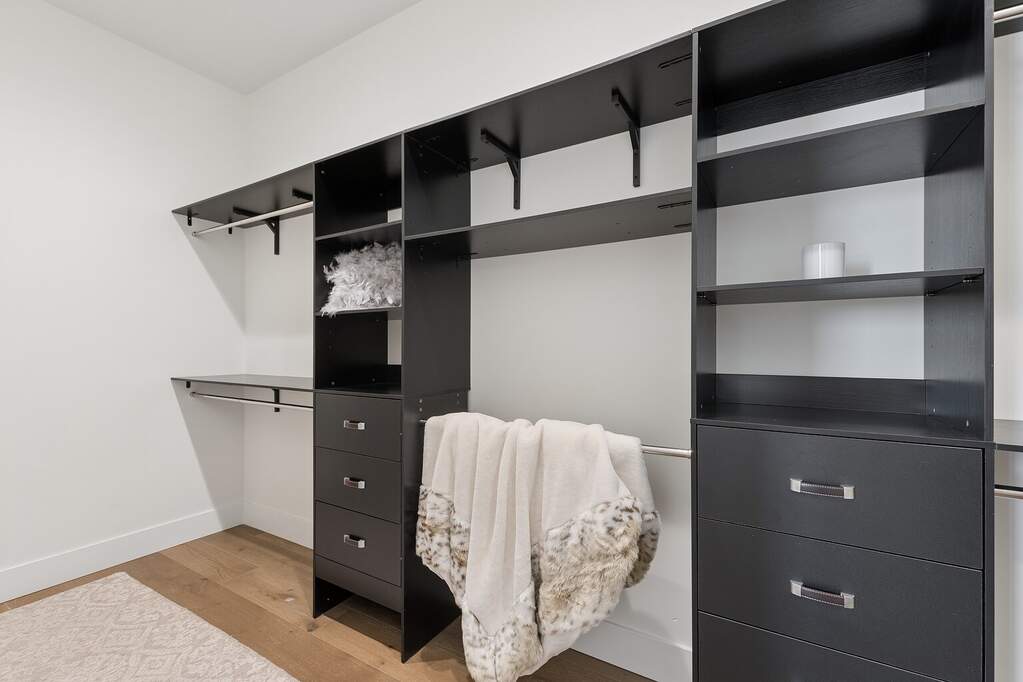 4 Bedroom Single Family Home/House's Image 25