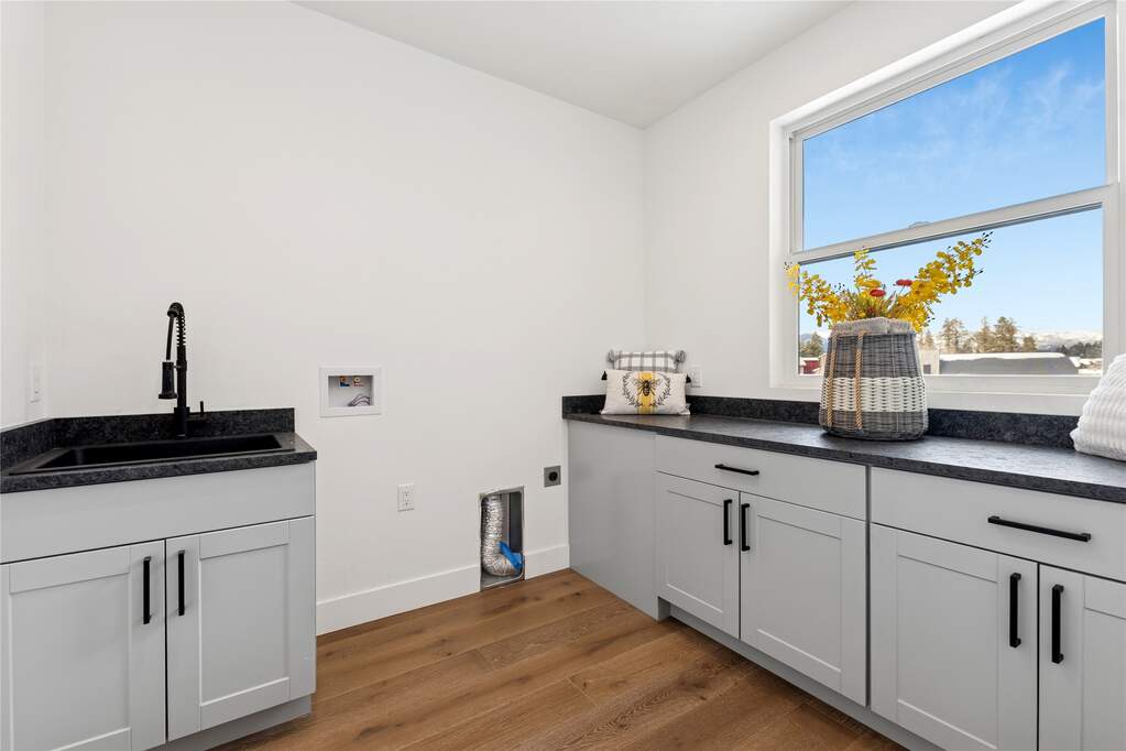 4 Bedroom Single Family Home/House's Image 31