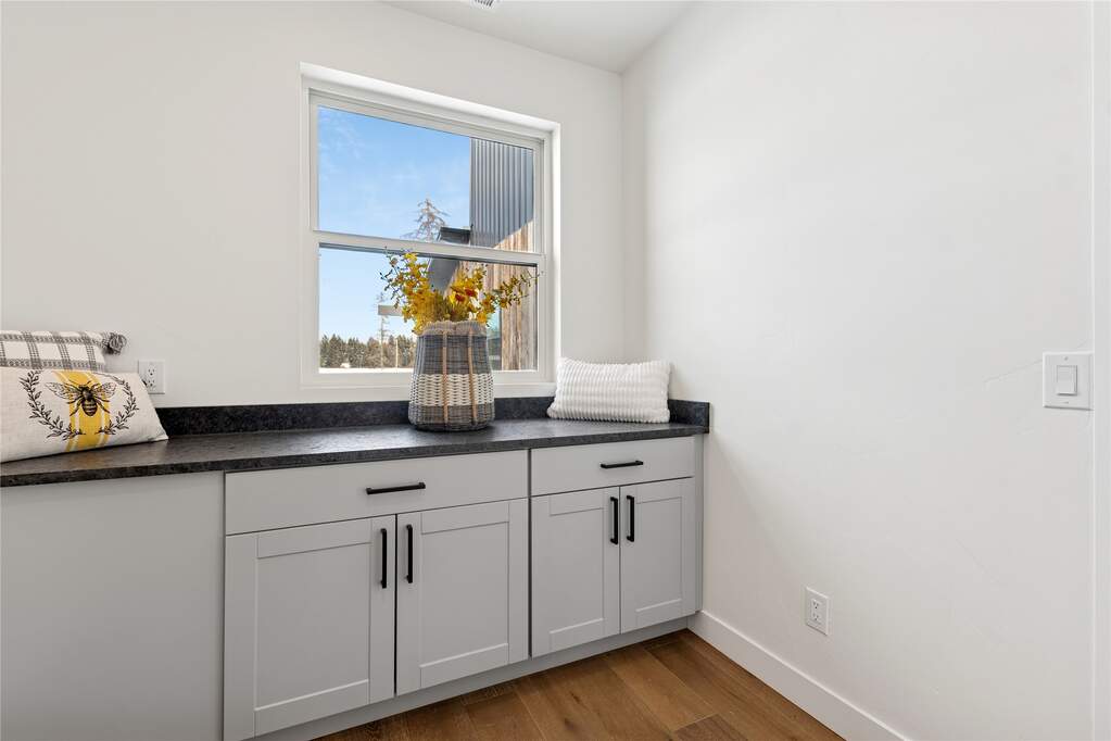 4 Bedroom Single Family Home/House's Image 32