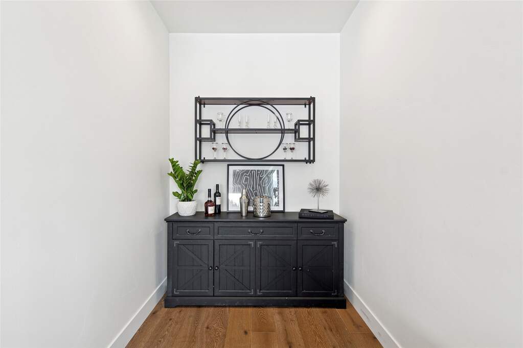 4 Bedroom Single Family Home/House's Image 6
