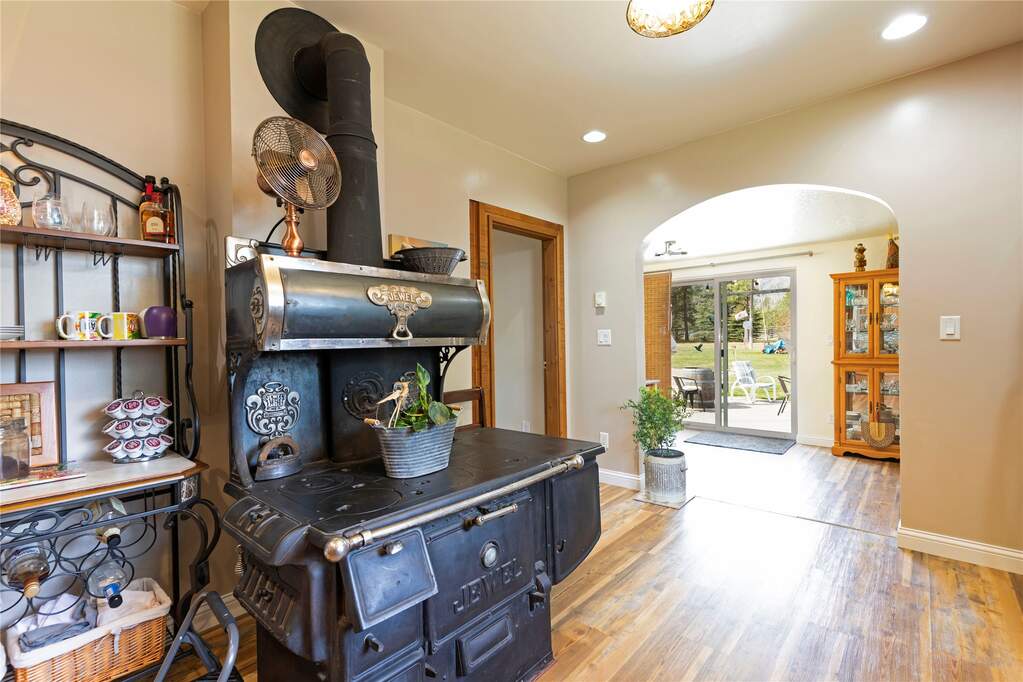 2 Bedroom Single Family Home/House's Image 4