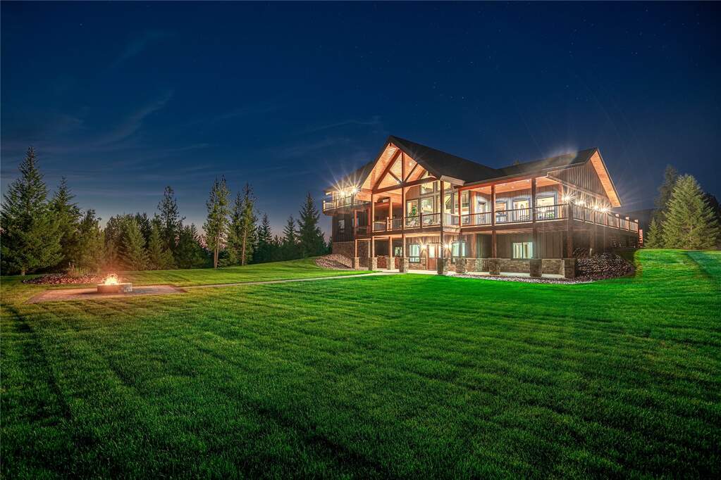 6 Bedroom Single Family Home/House's Image 101