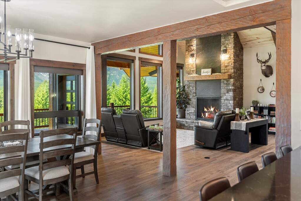 6 Bedroom Single Family Home/House's Image 23