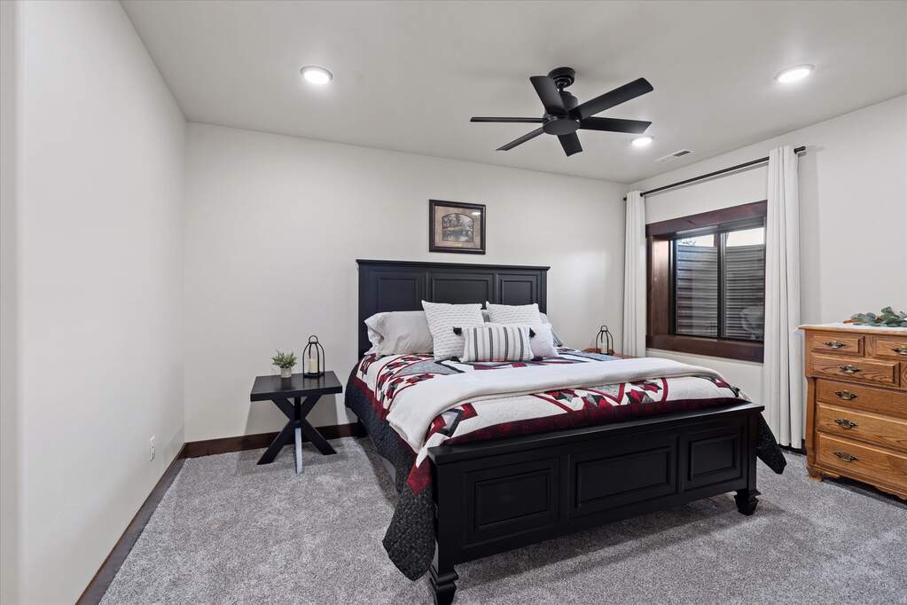 6 Bedroom Single Family Home/House's Image 60