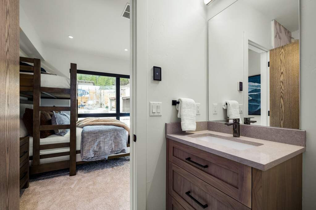 3 Bedroom Apartment/Flat's Image 31