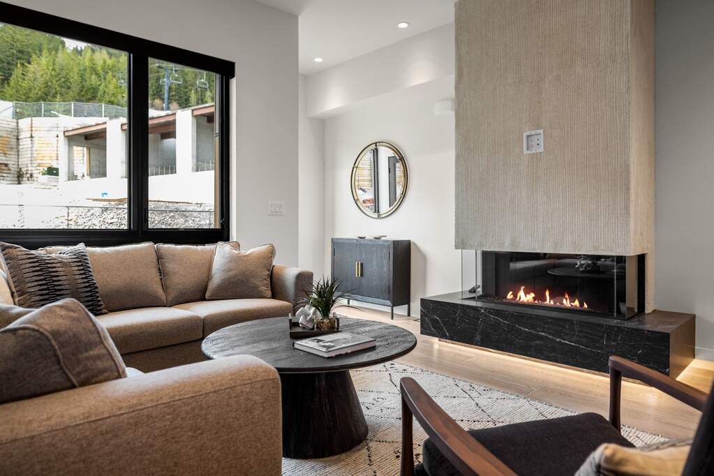 3 Bedroom Apartment/Flat's Image 3