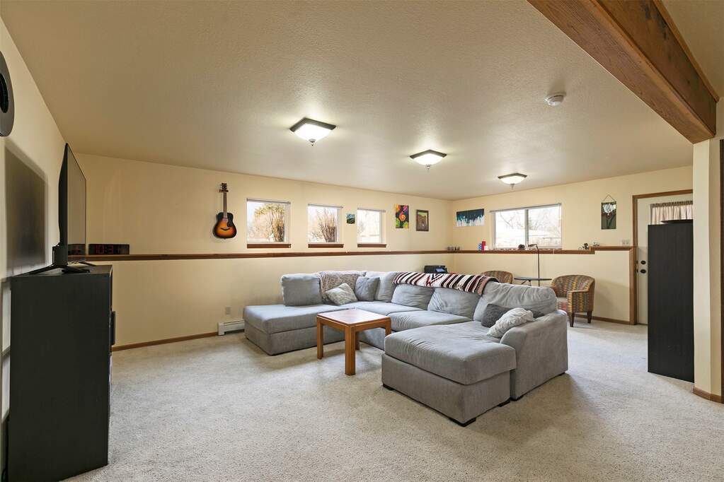 4 Bedroom Single Family Home/House's Image 11