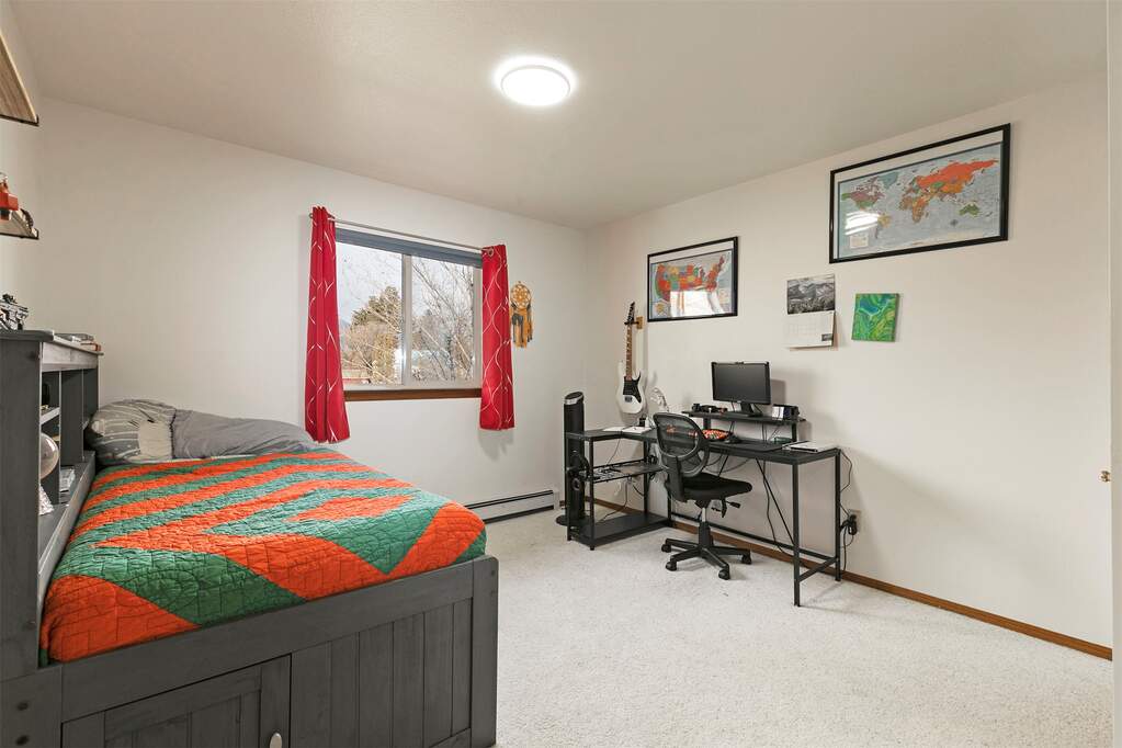 4 Bedroom Single Family Home/House's Image 19