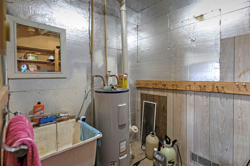 4 Bedroom Single Family Home/House's Image 28