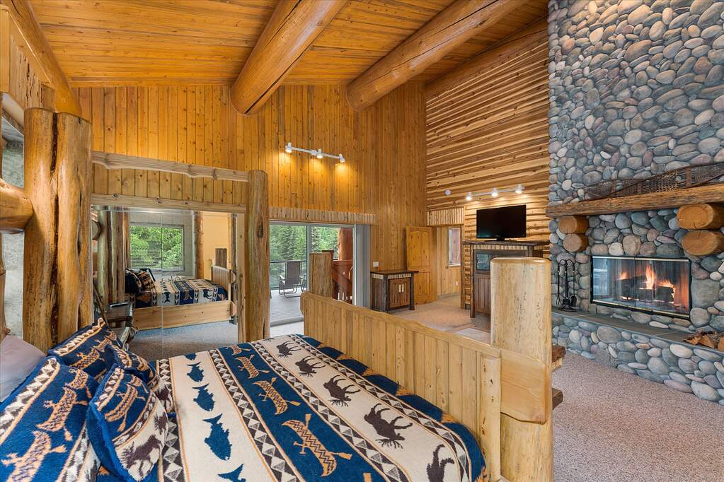 5 Bedroom Single Family Home/House's Image 14