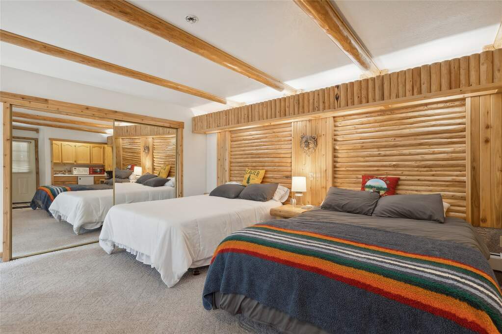 5 Bedroom Single Family Home/House's Image 51