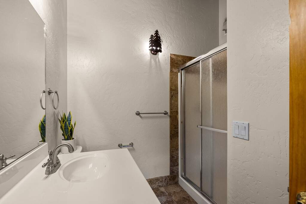 5 Bedroom Single Family Home/House's Image 69