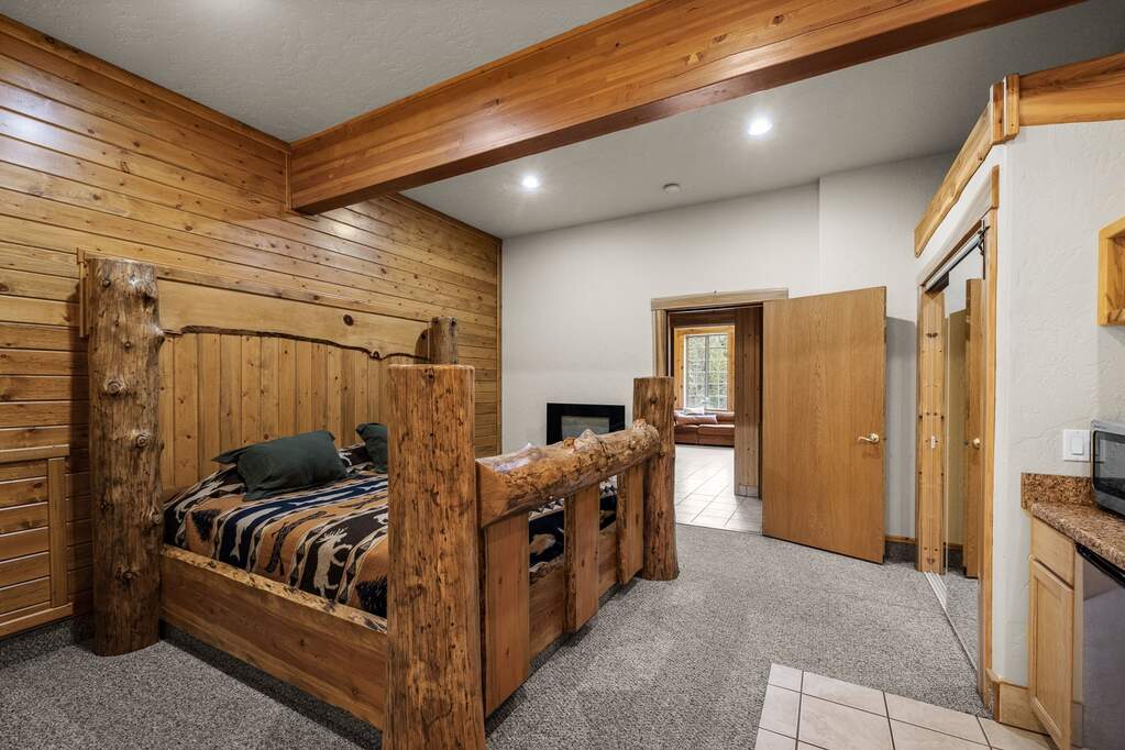 5 Bedroom Single Family Home/House's Image 86