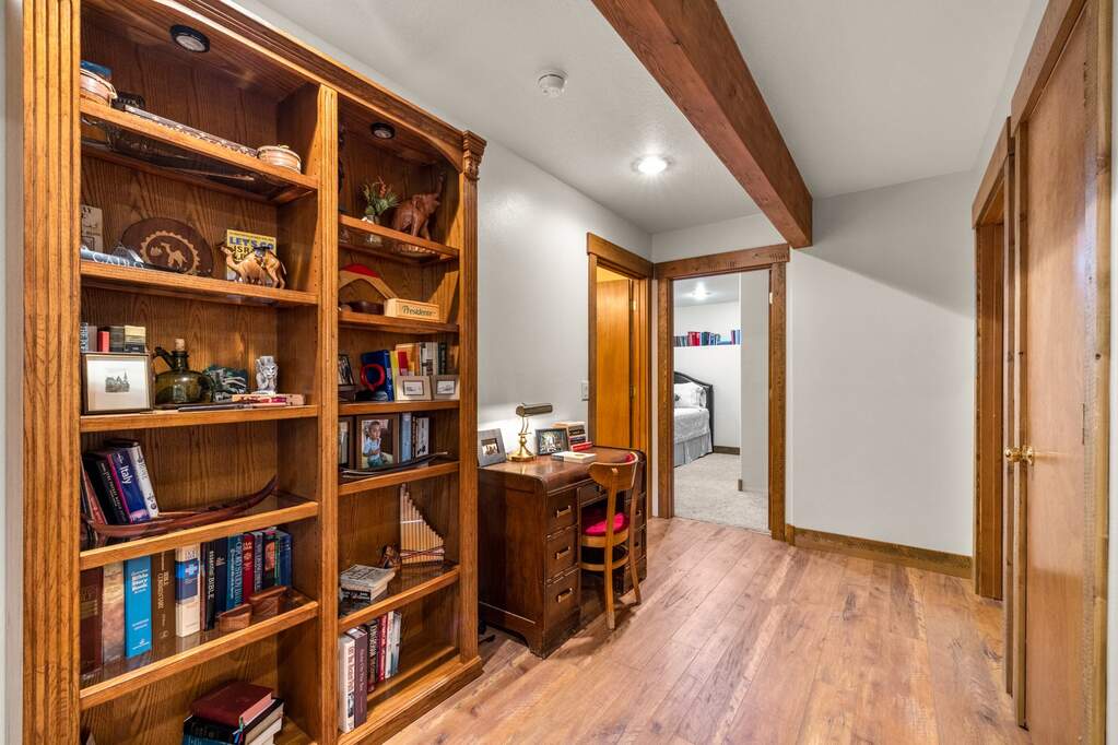5 Bedroom Single Family Home/House's Image 33