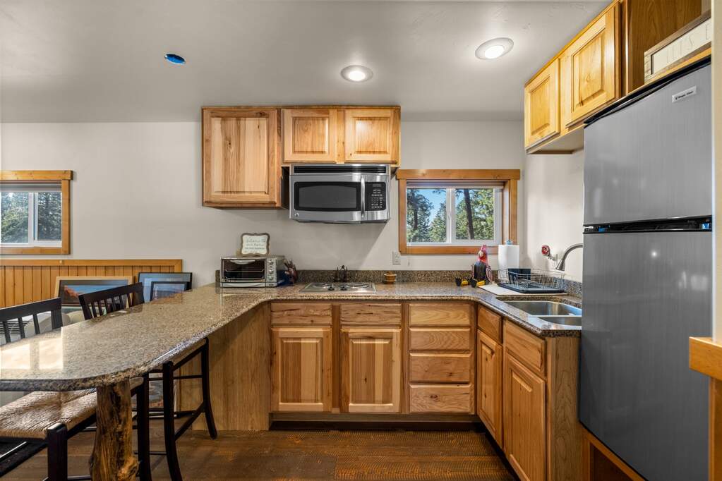 5 Bedroom Single Family Home/House's Image 41