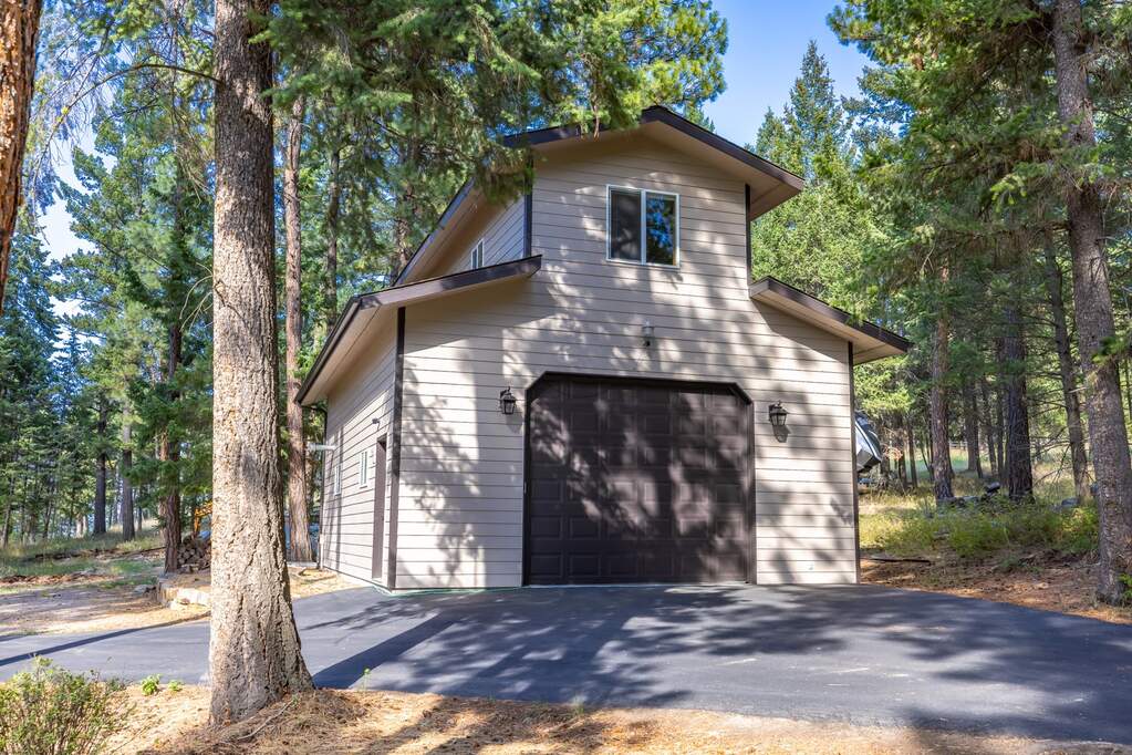 5 Bedroom Single Family Home/House's Image 64