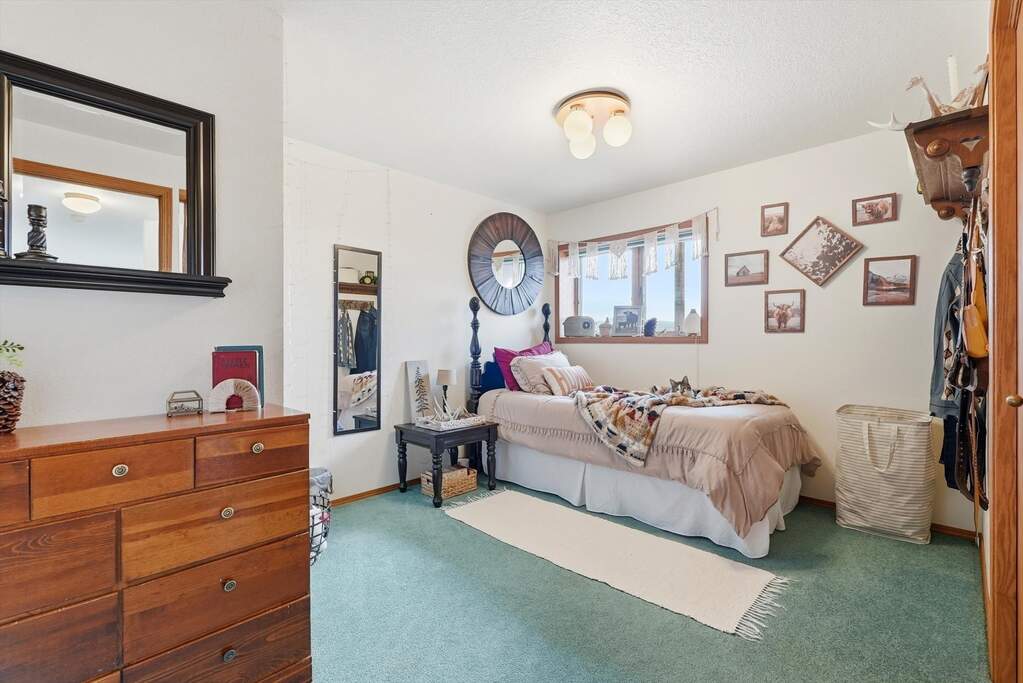 4 Bedroom Single Family Home/House's Image 33