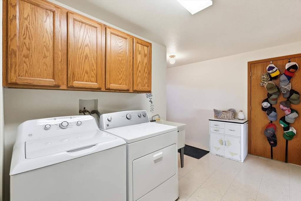 4 Bedroom Single Family Home/House's Image 40
