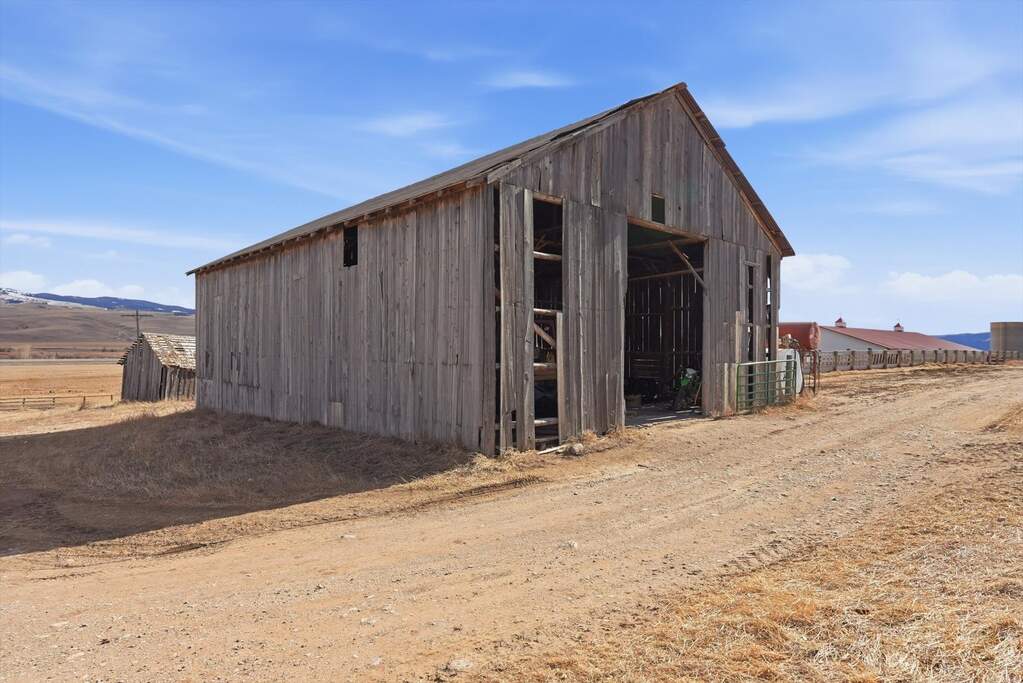 4 Bedroom Farm/Ranch/Plantation's Image 25