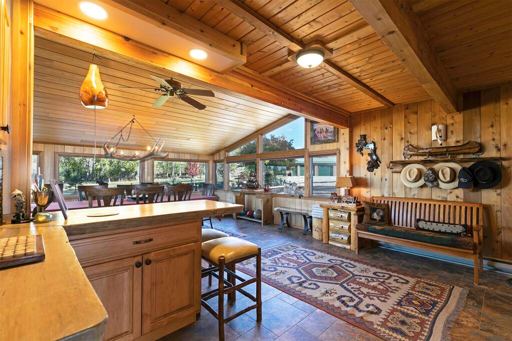 4 Bedroom Single Family Home/House's Image 9