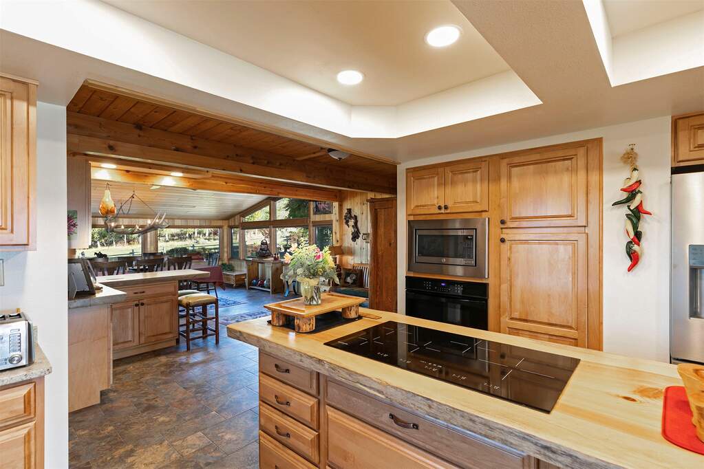 4 Bedroom Single Family Home/House's Image 14