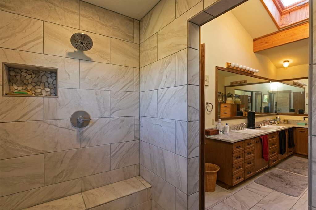 4 Bedroom Single Family Home/House's Image 27
