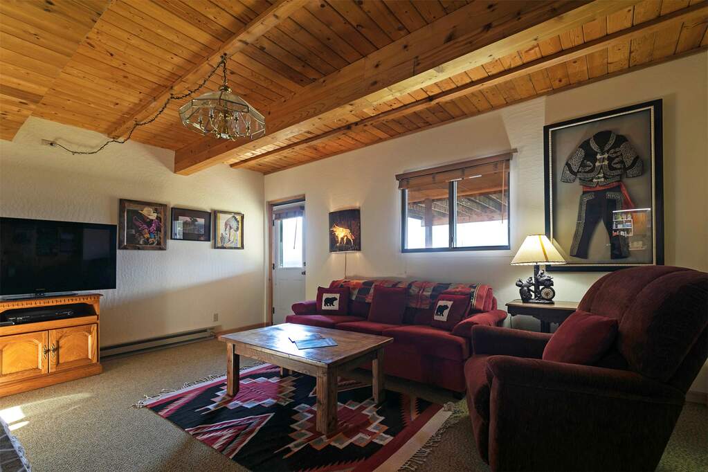4 Bedroom Single Family Home/House's Image 33