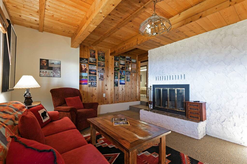4 Bedroom Single Family Home/House's Image 34