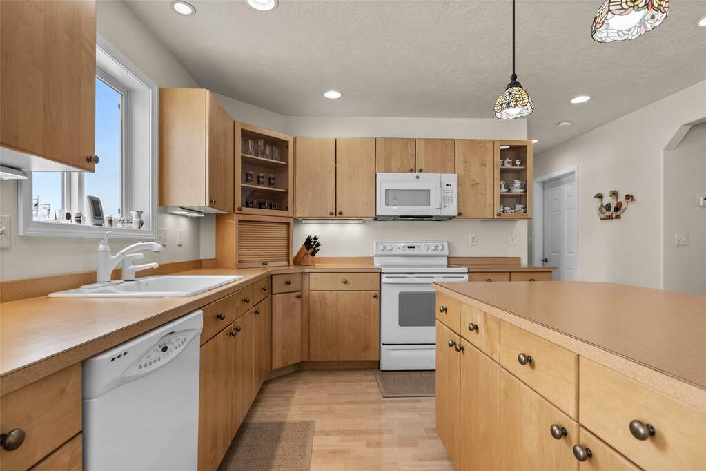 4 Bedroom Single Family Home/House's Image 14