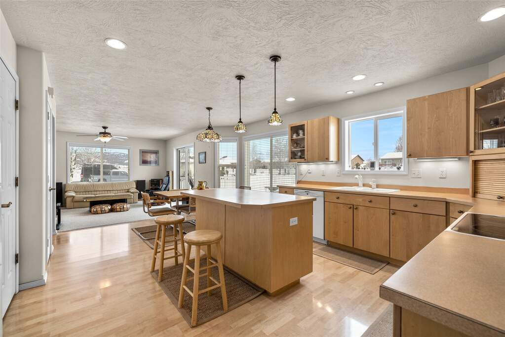 4 Bedroom Single Family Home/House's Image 16
